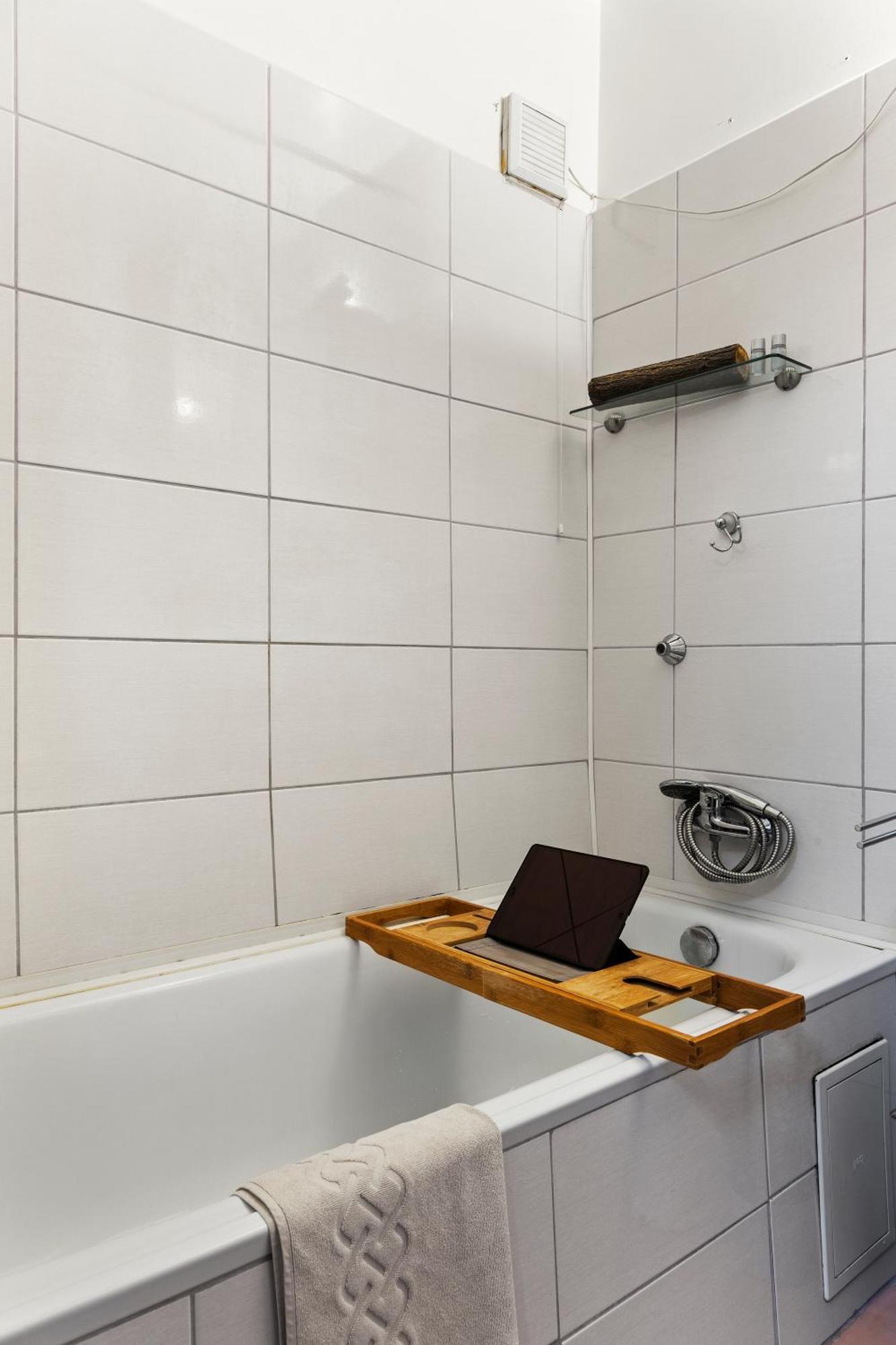 Apartamento Arena Nationala, Monza, Victor Gomoiu The Cloud, Free Early Check-In Available Bucarest Exterior foto
